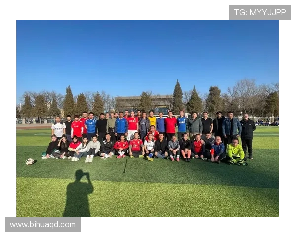 冠忠南区迎战凯景强强对决期待精彩瞬间展现足球魅力与团队精神