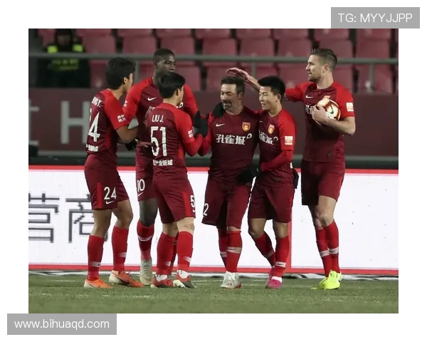 河北华夏幸福迎战恒大争夺中超积分榜重要位置的焦点之战 河北华夏幸福迎战恒大争夺中超积分榜重要位置的焦点之战